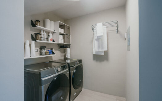 Modelo Varsovia Stratus